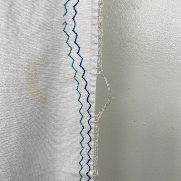 Vintage Shades of Blue Embroidered Table Runner 13" X 37" - Picture 2 of 12